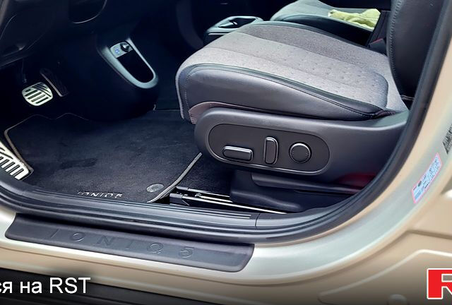 Серый Хендай Ioniq 5, объемом двигателя 0 л и пробегом 18 тыс. км за 26700 $, фото 12 на Automoto.ua