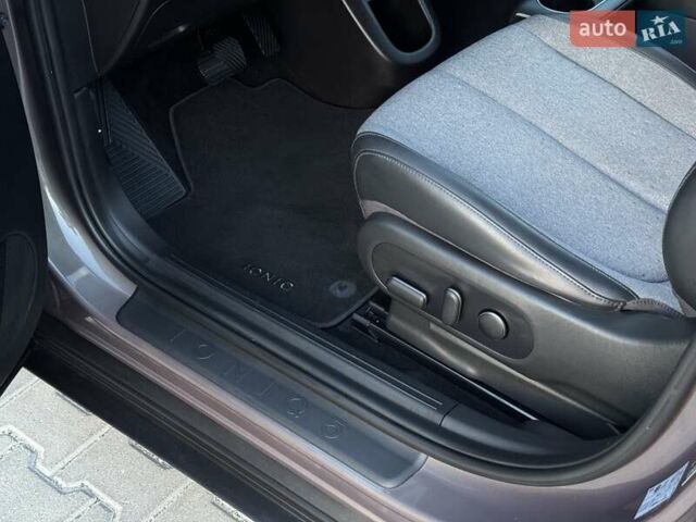 Сірий Хендай Ioniq 5, об'ємом двигуна 0 л та пробігом 120 тис. км за 21500 $, фото 49 на Automoto.ua