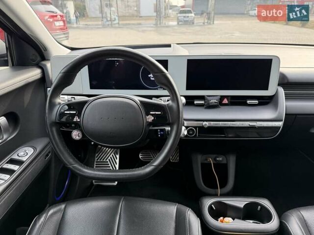 Серый Хендай Ioniq 5, объемом двигателя 0 л и пробегом 24 тыс. км за 41000 $, фото 12 на Automoto.ua