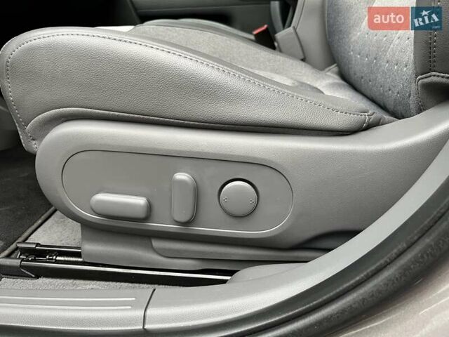 Серый Хендай Ioniq 5, объемом двигателя 0 л и пробегом 55 тыс. км за 24999 $, фото 38 на Automoto.ua
