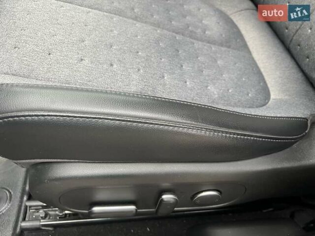 Серый Хендай Ioniq 5, объемом двигателя 0 л и пробегом 82 тыс. км за 20999 $, фото 8 на Automoto.ua