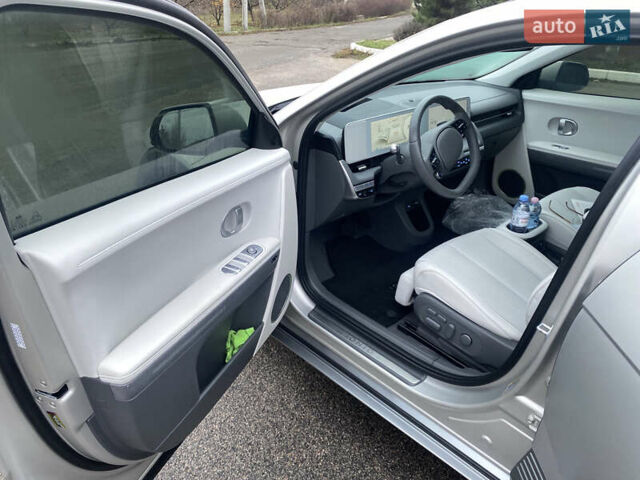 Серый Хендай Ioniq 5, объемом двигателя 0 л и пробегом 86 тыс. км за 26000 $, фото 23 на Automoto.ua
