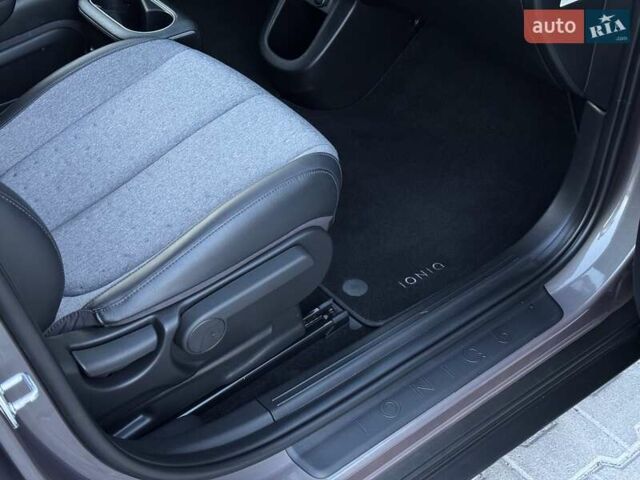 Сірий Хендай Ioniq 5, об'ємом двигуна 0 л та пробігом 120 тис. км за 21500 $, фото 72 на Automoto.ua