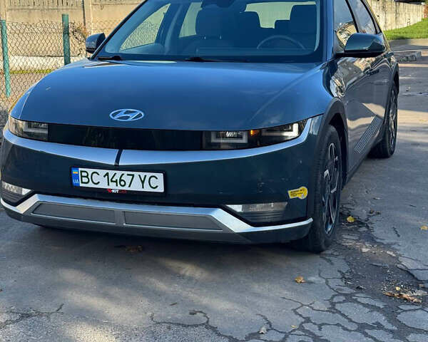 Серый Хендай Ioniq 5, объемом двигателя 0 л и пробегом 141 тыс. км за 21300 $, фото 2 на Automoto.ua