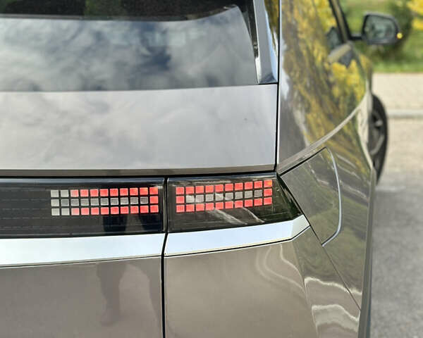 Серый Хендай Ioniq 5, объемом двигателя 0 л и пробегом 185 тыс. км за 23900 $, фото 27 на Automoto.ua