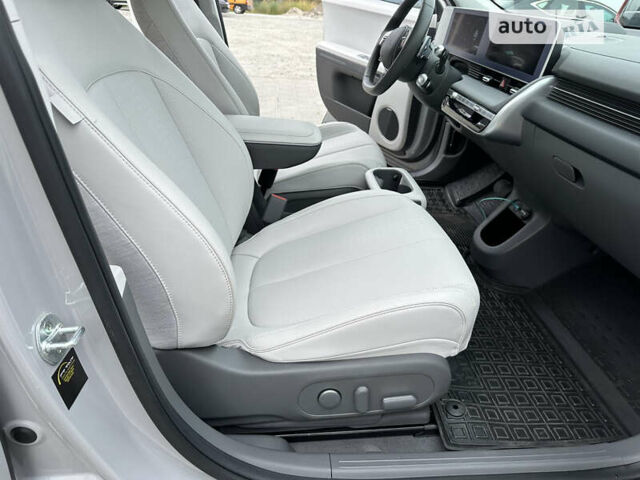 Серый Хендай Ioniq 5, объемом двигателя 0 л и пробегом 55 тыс. км за 29999 $, фото 29 на Automoto.ua