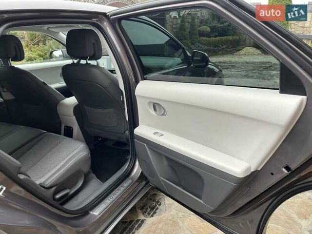 Серый Хендай Ioniq 5, объемом двигателя 0 л и пробегом 55 тыс. км за 24999 $, фото 26 на Automoto.ua