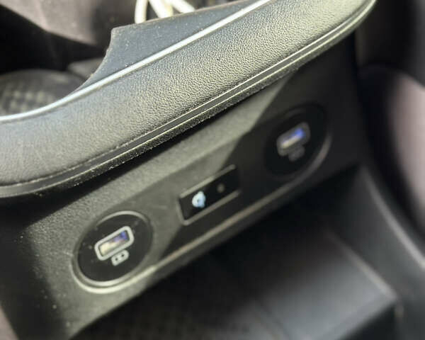 Серый Хендай Ioniq 5, объемом двигателя 0 л и пробегом 185 тыс. км за 23900 $, фото 76 на Automoto.ua