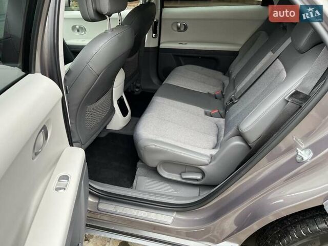 Серый Хендай Ioniq 5, объемом двигателя 0 л и пробегом 55 тыс. км за 24999 $, фото 24 на Automoto.ua