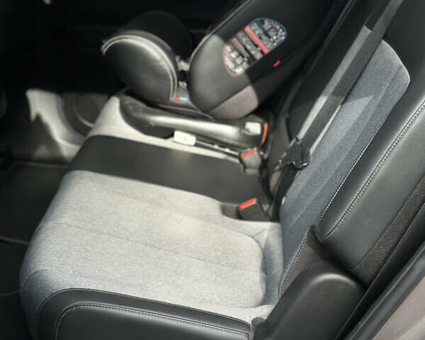 Серый Хендай Ioniq 5, объемом двигателя 0 л и пробегом 185 тыс. км за 23900 $, фото 65 на Automoto.ua