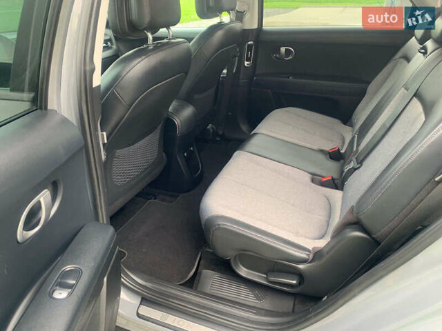 Серый Хендай Ioniq 5, объемом двигателя 0 л и пробегом 113 тыс. км за 23800 $, фото 5 на Automoto.ua