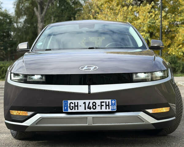 Серый Хендай Ioniq 5, объемом двигателя 0 л и пробегом 185 тыс. км за 23900 $, фото 10 на Automoto.ua