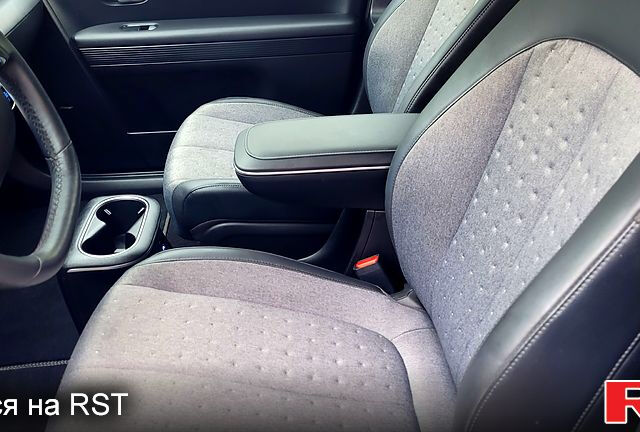 Серый Хендай Ioniq 5, объемом двигателя 0 л и пробегом 18 тыс. км за 26700 $, фото 11 на Automoto.ua