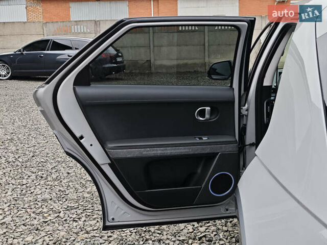 Серый Хендай Ioniq 5, объемом двигателя 0 л и пробегом 61 тыс. км за 29000 $, фото 50 на Automoto.ua