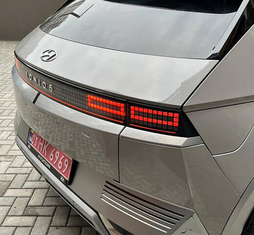 Серый Хендай Ioniq 5, объемом двигателя 0 л и пробегом 163 тыс. км за 22999 $, фото 13 на Automoto.ua