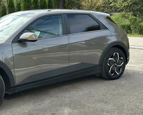 Серый Хендай Ioniq 5, объемом двигателя 0 л и пробегом 185 тыс. км за 23900 $, фото 14 на Automoto.ua