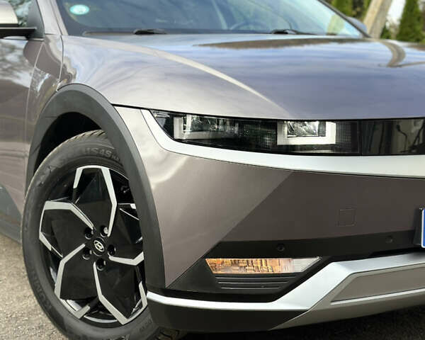 Серый Хендай Ioniq 5, объемом двигателя 0 л и пробегом 185 тыс. км за 23900 $, фото 4 на Automoto.ua