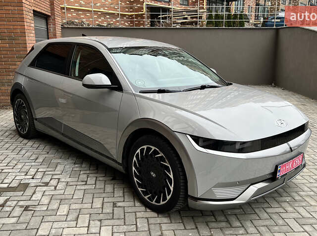 Серый Хендай Ioniq 5, объемом двигателя 0 л и пробегом 163 тыс. км за 22999 $, фото 2 на Automoto.ua