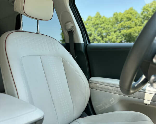 Серый Хендай Ioniq 5, объемом двигателя 0 л и пробегом 1 тыс. км за 27900 $, фото 10 на Automoto.ua