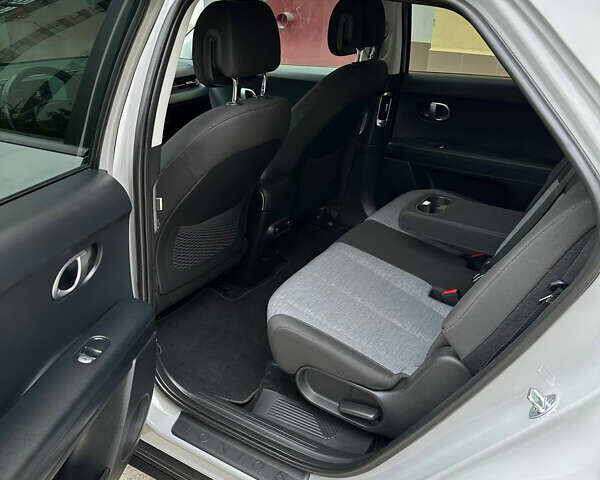 Сірий Хендай Ioniq 5, об'ємом двигуна 0 л та пробігом 151 тис. км за 22700 $, фото 48 на Automoto.ua