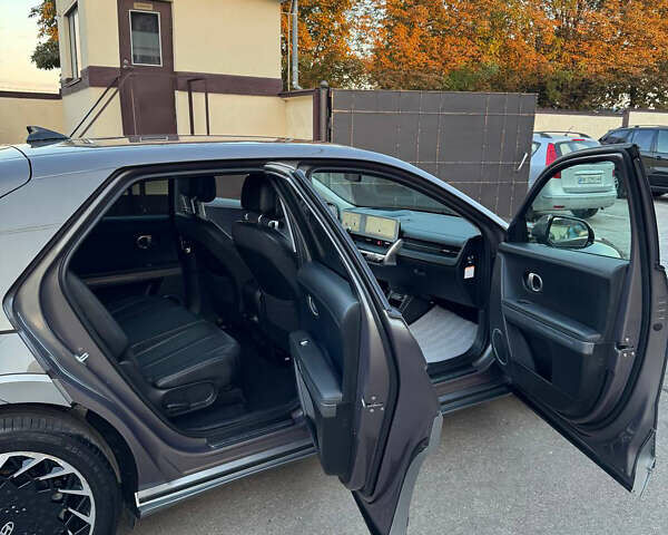 Сірий Хендай Ioniq 5, об'ємом двигуна 0 л та пробігом 108 тис. км за 29200 $, фото 48 на Automoto.ua