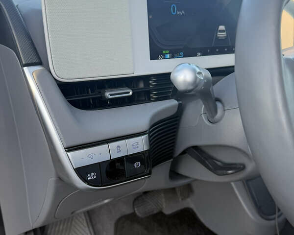 Серый Хендай Ioniq 5, объемом двигателя 0 л и пробегом 21 тыс. км за 32300 $, фото 16 на Automoto.ua