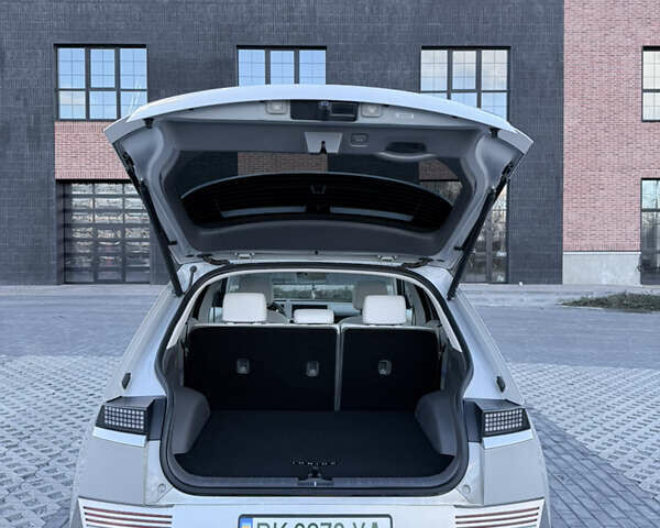 Серый Хендай Ioniq 5, объемом двигателя 0 л и пробегом 27 тыс. км за 30500 $, фото 35 на Automoto.ua
