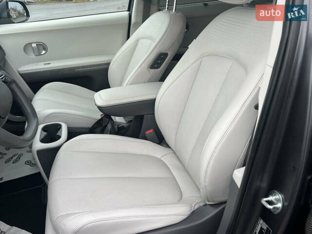 Сірий Хендай Ioniq 5, об'ємом двигуна 0 л та пробігом 128 тис. км за 25700 $, фото 35 на Automoto.ua