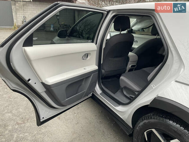 Серый Хендай Ioniq 5, объемом двигателя 0 л и пробегом 30 тыс. км за 17999 $, фото 18 на Automoto.ua
