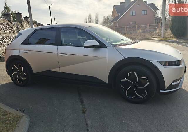 Серый Хендай Ioniq 5, объемом двигателя 0 л и пробегом 17 тыс. км за 27500 $, фото 10 на Automoto.ua
