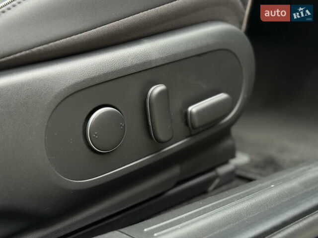 Серый Хендай Ioniq 5, объемом двигателя 0 л и пробегом 20 тыс. км за 27999 $, фото 11 на Automoto.ua