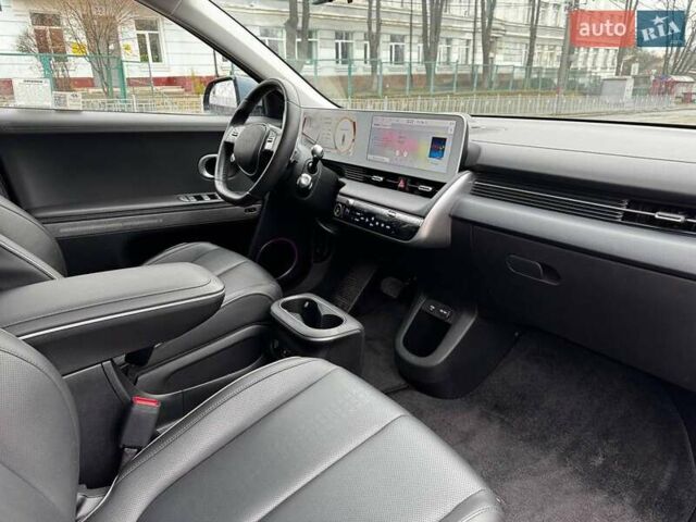 Сірий Хендай Ioniq 5, об'ємом двигуна 0 л та пробігом 37 тис. км за 28990 $, фото 6 на Automoto.ua