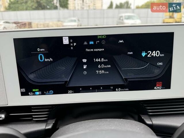 Серый Хендай Ioniq 5, объемом двигателя 0 л и пробегом 14 тыс. км за 35000 $, фото 8 на Automoto.ua
