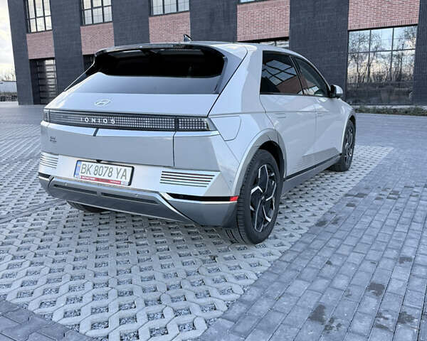 Серый Хендай Ioniq 5, объемом двигателя 0 л и пробегом 27 тыс. км за 30500 $, фото 4 на Automoto.ua