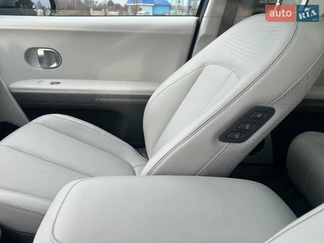 Сірий Хендай Ioniq 5, об'ємом двигуна 0 л та пробігом 128 тис. км за 25700 $, фото 72 на Automoto.ua