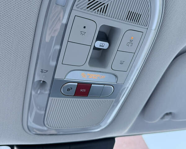 Серый Хендай Ioniq 5, объемом двигателя 0 л и пробегом 27 тыс. км за 30500 $, фото 18 на Automoto.ua