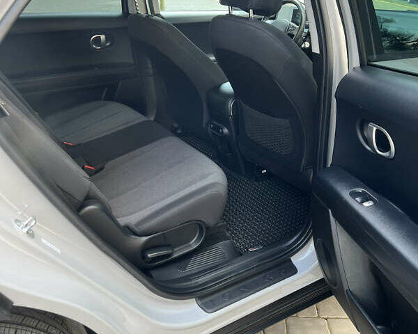 Сірий Хендай Ioniq 5, об'ємом двигуна 0 л та пробігом 20 тис. км за 25800 $, фото 12 на Automoto.ua