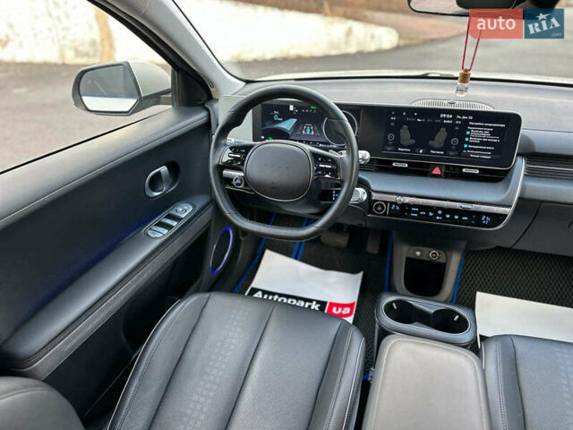 Серый Хендай Ioniq 5, объемом двигателя 0 л и пробегом 12 тыс. км за 30990 $, фото 34 на Automoto.ua