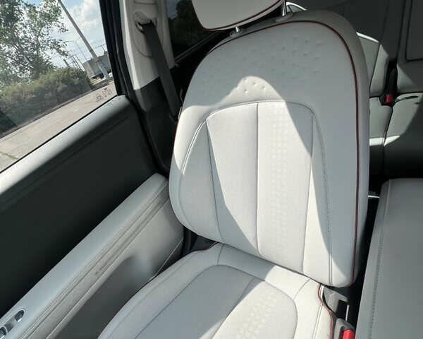 Сірий Хендай Ioniq 5, об'ємом двигуна 0 л та пробігом 13 тис. км за 33500 $, фото 52 на Automoto.ua