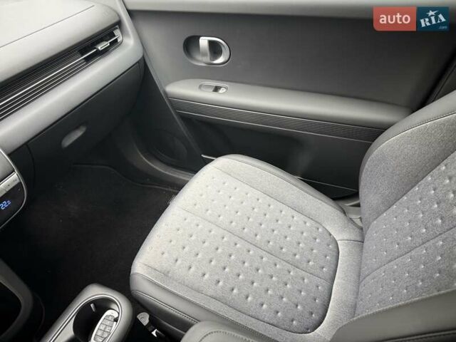 Серый Хендай Ioniq 5, объемом двигателя 0 л и пробегом 1 тыс. км за 42480 $, фото 12 на Automoto.ua