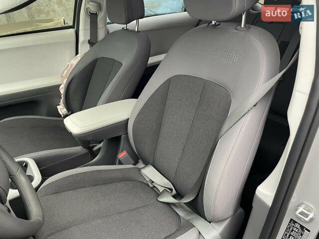 Серый Хендай Ioniq 5, объемом двигателя 0 л и пробегом 30 тыс. км за 17999 $, фото 17 на Automoto.ua