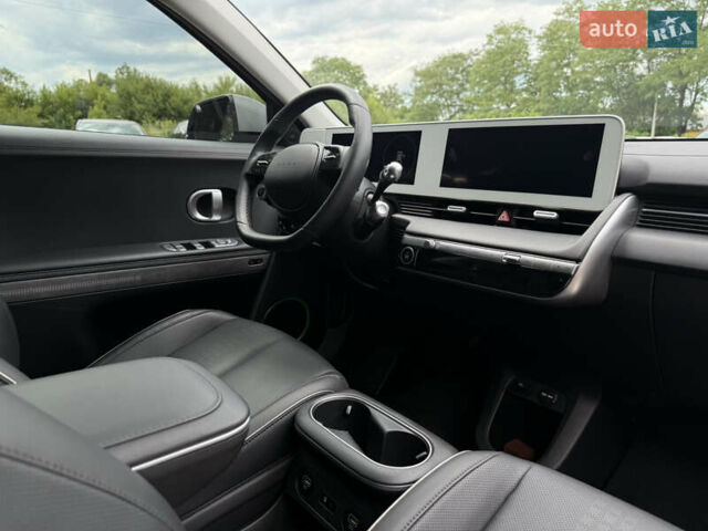 Серый Хендай Ioniq 5, объемом двигателя 0 л и пробегом 20 тыс. км за 27999 $, фото 8 на Automoto.ua