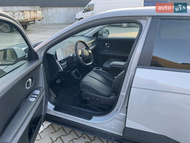 Серый Хендай Ioniq 5, объемом двигателя 0 л и пробегом 18 тыс. км за 28900 $, фото 27 на Automoto.ua