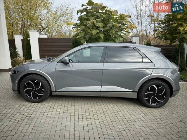 Серый Хендай Ioniq 5, объемом двигателя 0 л и пробегом 1 тыс. км за 42480 $, фото 3 на Automoto.ua