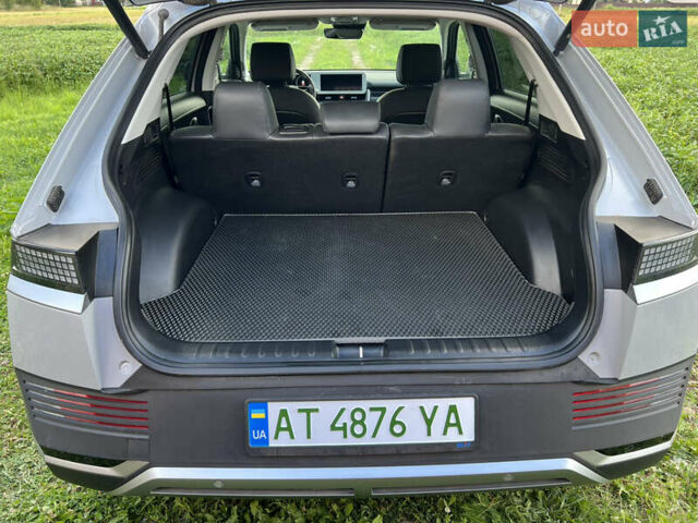 Серый Хендай Ioniq 5, объемом двигателя 0 л и пробегом 27 тыс. км за 28700 $, фото 10 на Automoto.ua