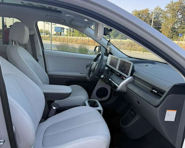 Серый Хендай Ioniq 5, объемом двигателя 0 л и пробегом 21 тыс. км за 32300 $, фото 22 на Automoto.ua