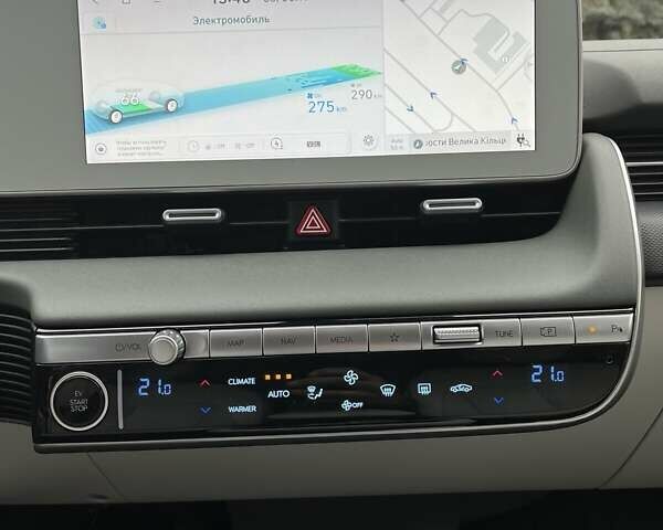 Серый Хендай Ioniq 5, объемом двигателя 0 л и пробегом 34 тыс. км за 27300 $, фото 17 на Automoto.ua