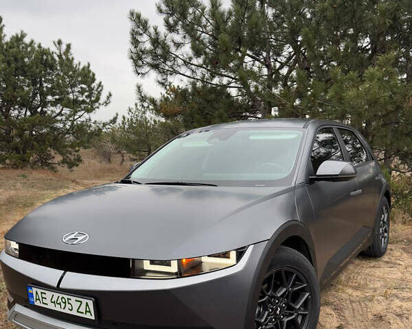 Серый Хендай Ioniq 5, объемом двигателя 0 л и пробегом 24 тыс. км за 24800 $, фото 2 на Automoto.ua
