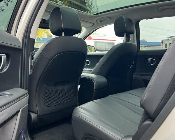 Серый Хендай Ioniq 5, объемом двигателя 0 л и пробегом 28 тыс. км за 31300 $, фото 16 на Automoto.ua