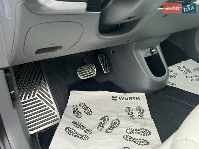 Сірий Хендай Ioniq 5, об'ємом двигуна 0 л та пробігом 128 тис. км за 25700 $, фото 37 на Automoto.ua